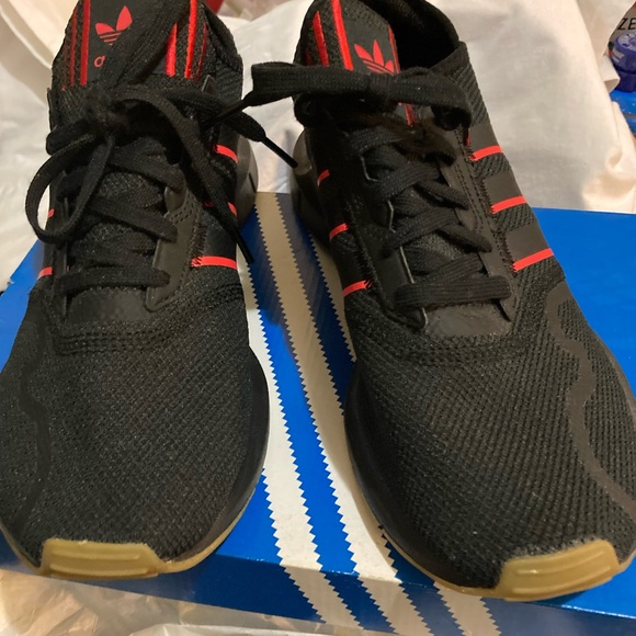 Adidas men’s Swift Run X Sneakers Black - Picture 2 of 8